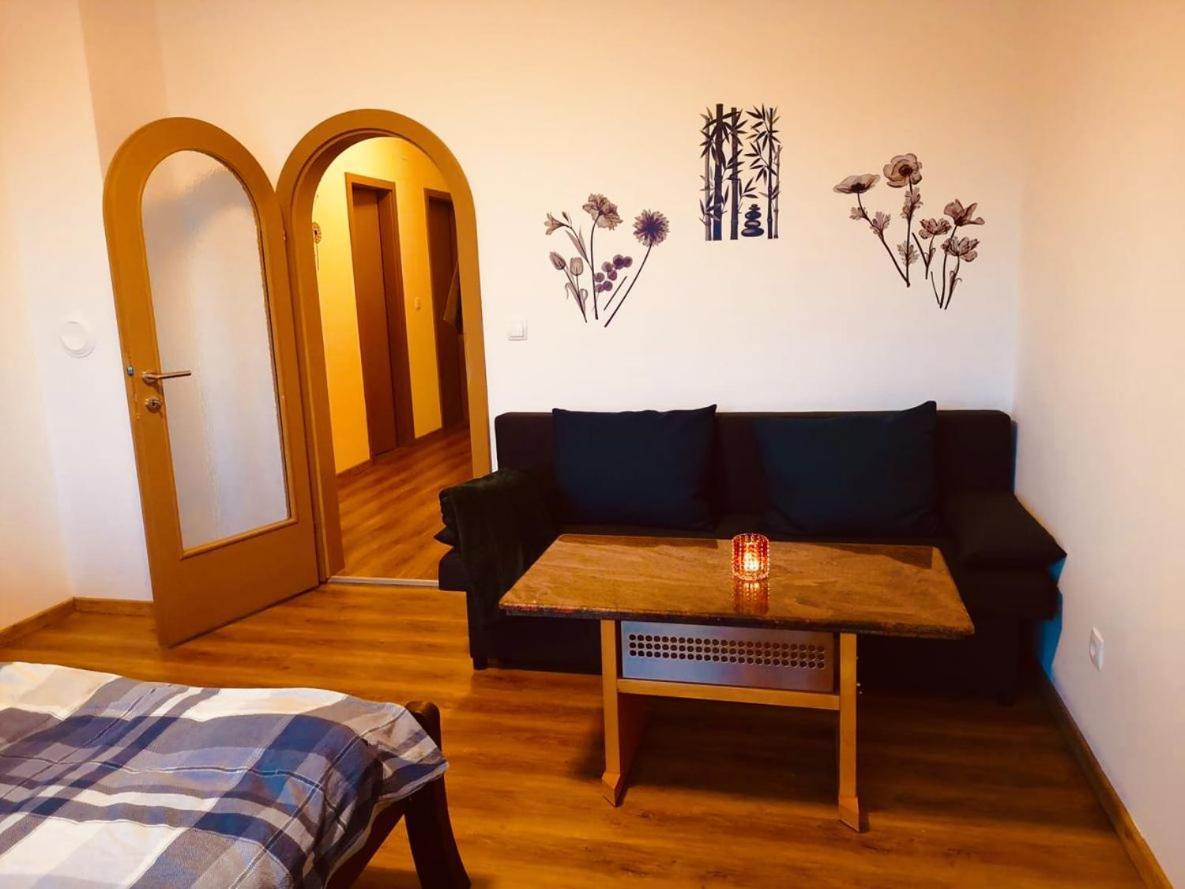 Thermenland-Traum Apartment Fölöstöm Kültér fotó